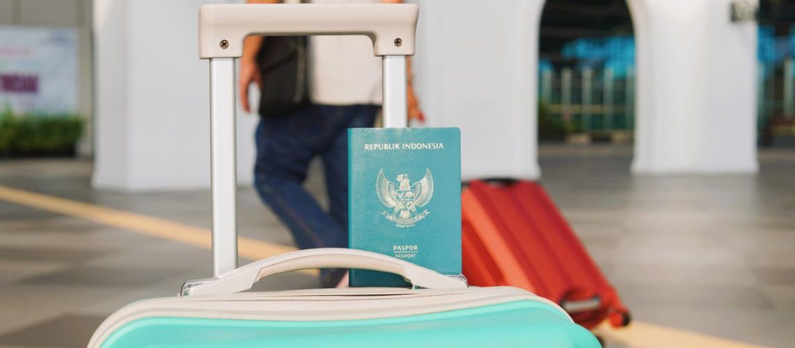 דרכון לתינוק לפני טיסה לחו״ל: מסמכים ועלות